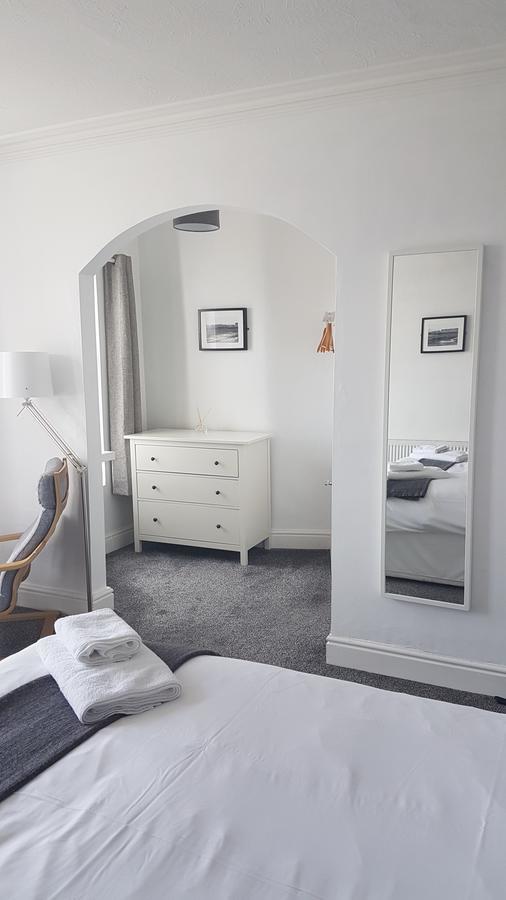 Glan-Neigr Bar Hotel Rhosneigr Bagian luar foto