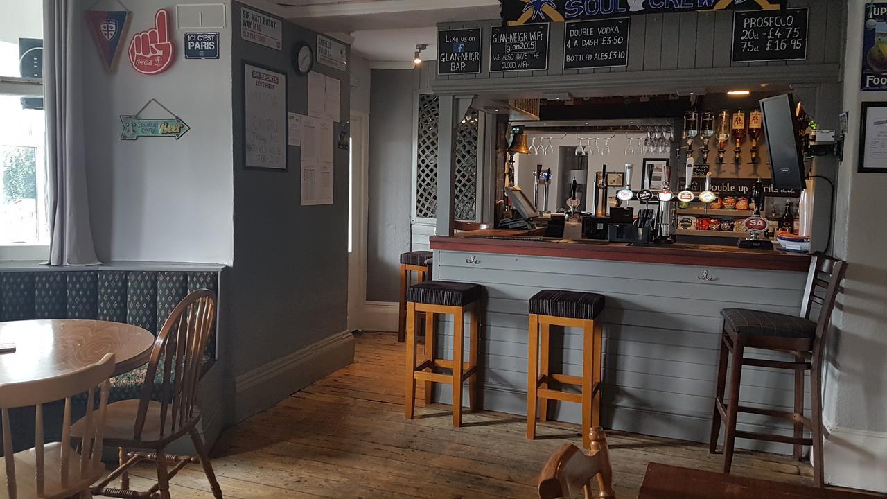 Glan-Neigr Bar Hotel Rhosneigr Bagian luar foto