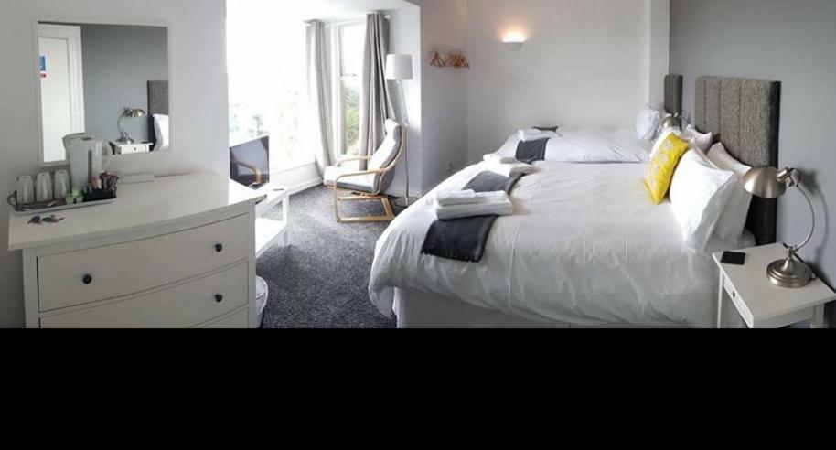 Glan-Neigr Bar Hotel Rhosneigr Bagian luar foto